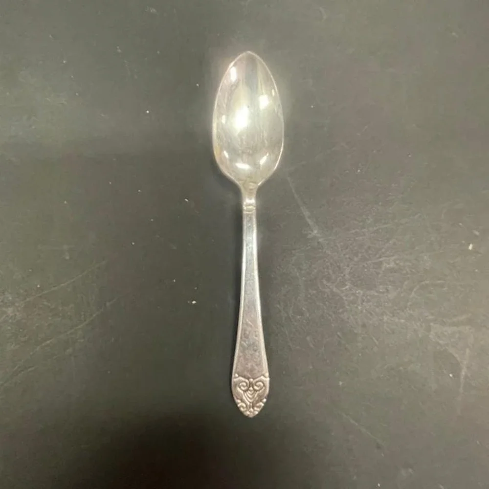 Victor Silver Co Waldorf-Astoria Hotel Silverplate Teaspoon‎ 6 Inch Vintage SS6